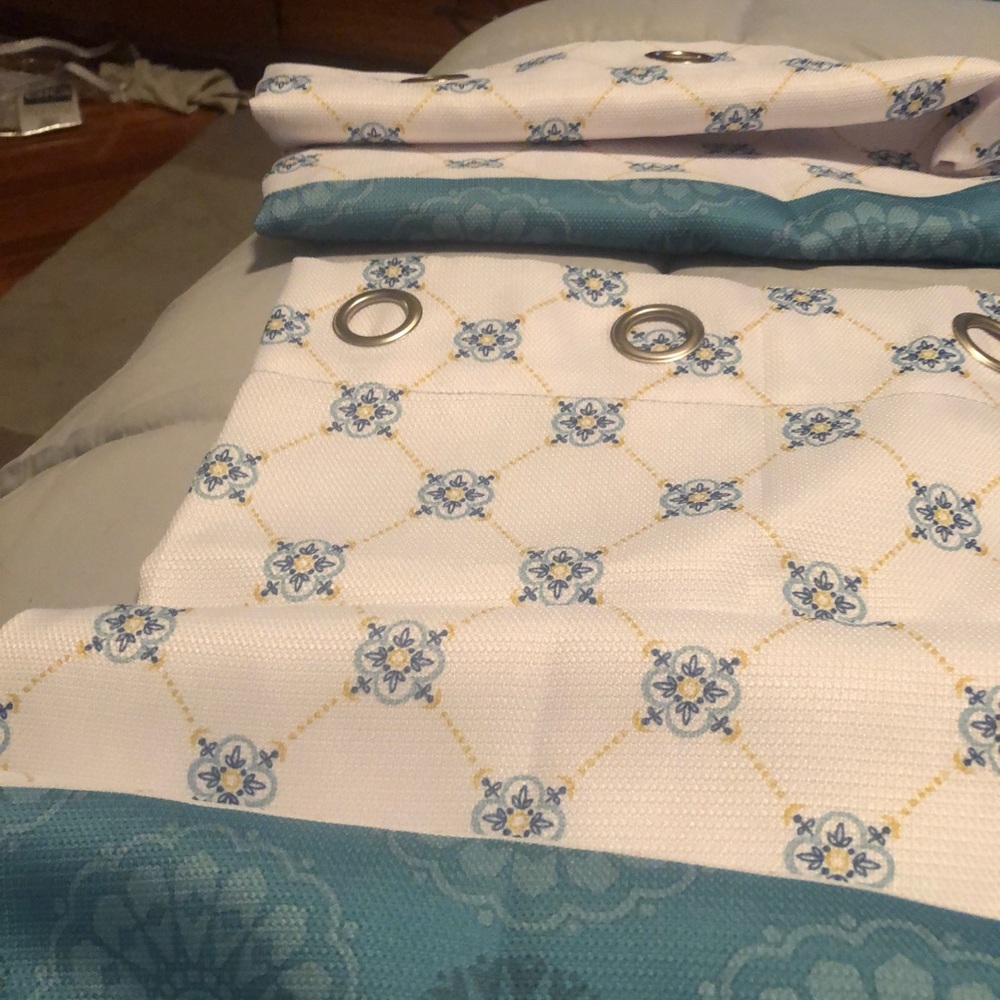 Curtains with valance 2 full set